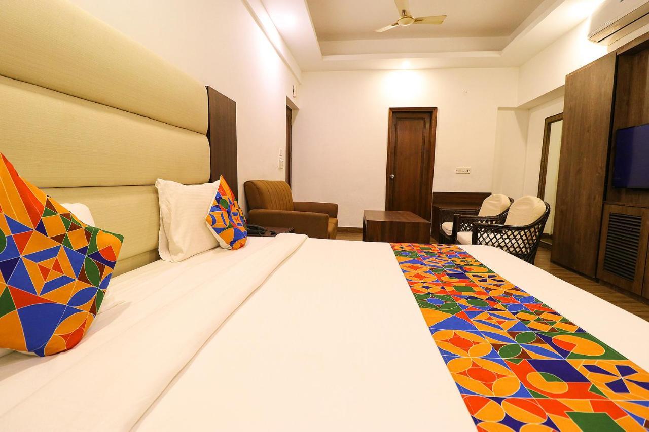 Hotel Bel Morris Нью-Дели Экстерьер фото