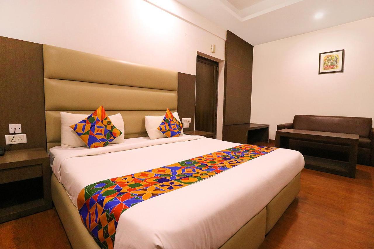 Hotel Bel Morris Нью-Дели Экстерьер фото
